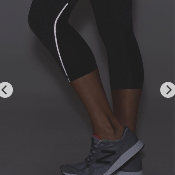 Lululemon Free Runner Crop Size 6 Gray - Picture 7 of 13